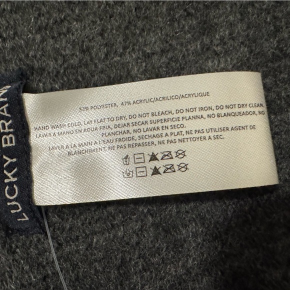NWT Lucky Brand Scarf Gray with long fringe - Picture 4 of 10